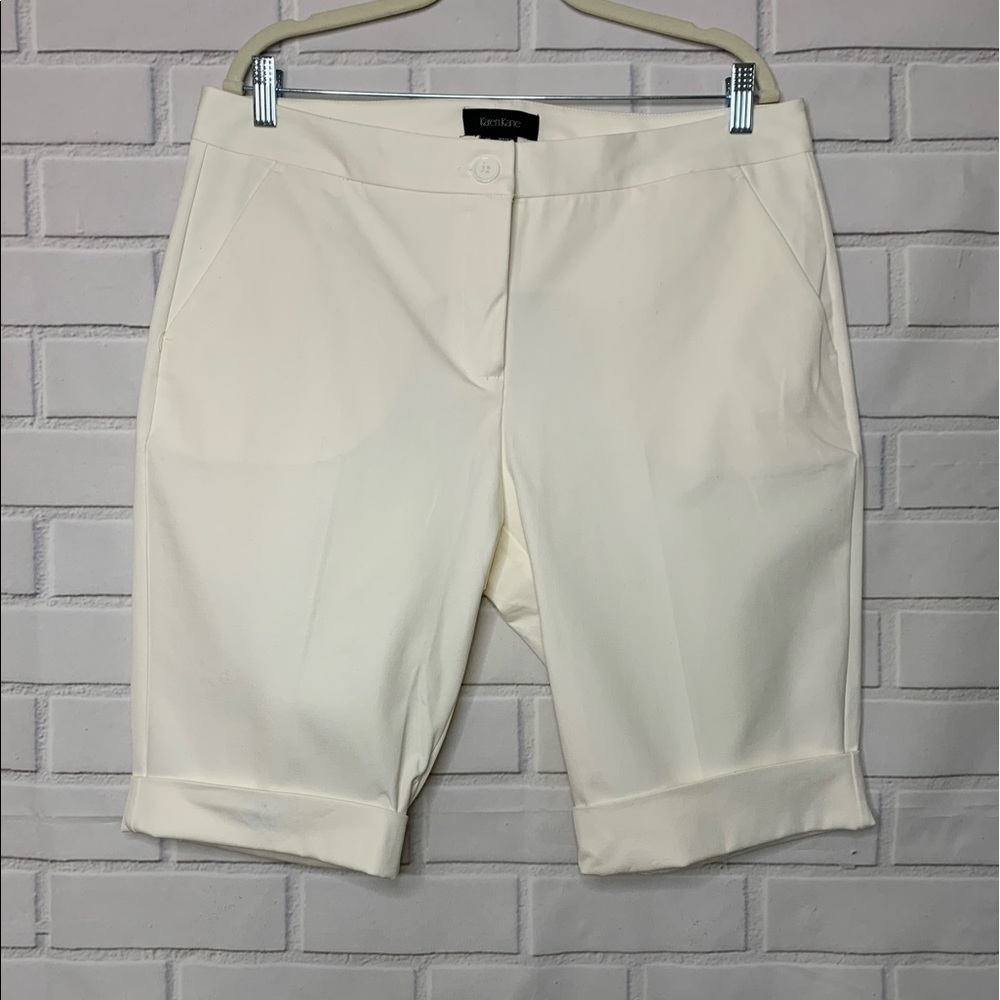 ✨3/$20 Karen Kane Ivory Bermuda Shorts 16 Size